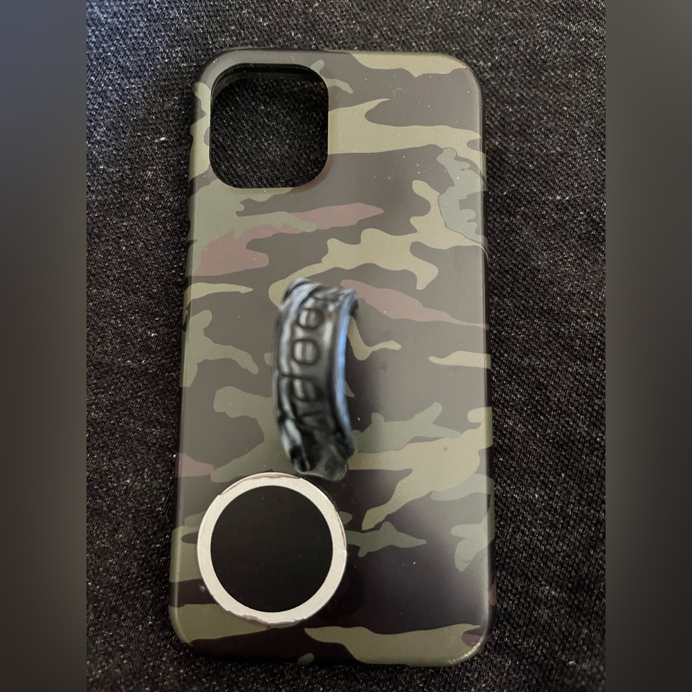 Loopy camo IPhone 12 mini phone case - used